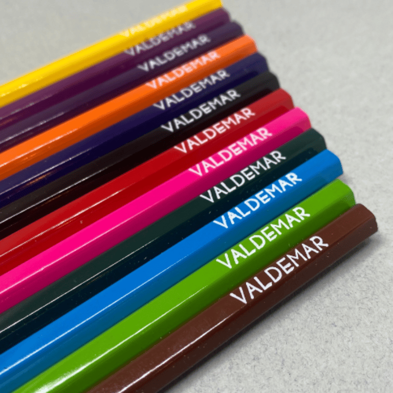 12 farveblyanter med navn