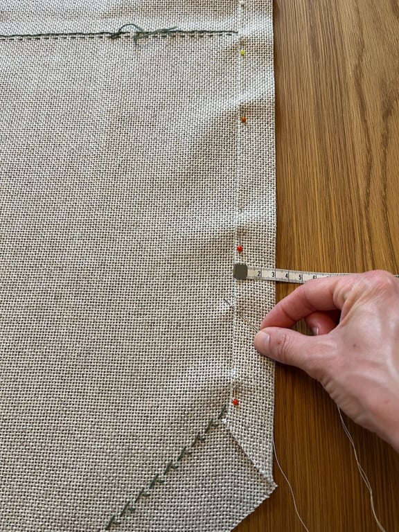 Sløjfer ottekantet - juletræstæppe 2028-7                           Str. Ø 138 cm. (4)