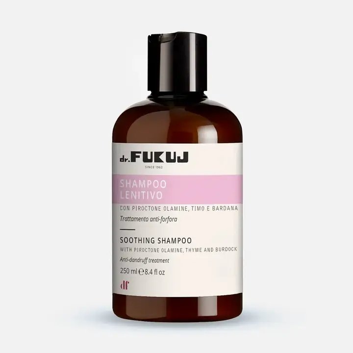 Brun flaske med sort låg indeholdende beroligende shampoo mod skæl fra dr. Fukuji på 250 ml.