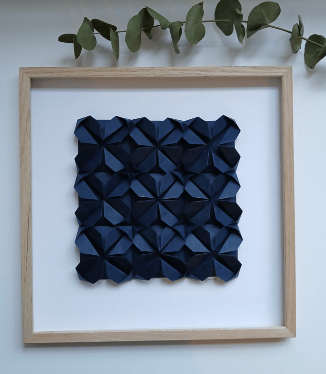 30x30cm foldet papirværk, marineblå, indrammet (3)