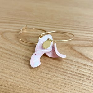 Snoede rosa øreringe – produktbillede