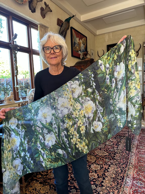 Silketørklæde med hvide papaver og gule blomster 