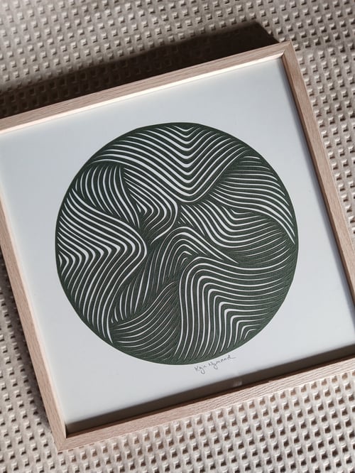 30x30cm papercut, mørkegrøn, indrammet 