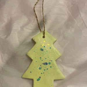 Keramik ophæng - juletræ 7 cm – produktbillede