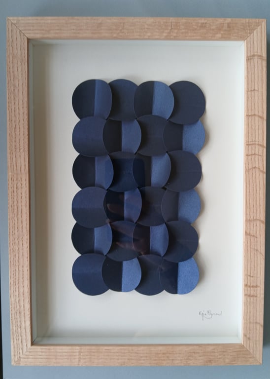 A4, 3D papirværk, marineblå, indrammet  (2)