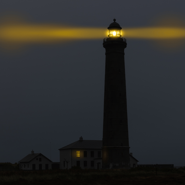 Det Grå fyr i Skagen i natlig lys