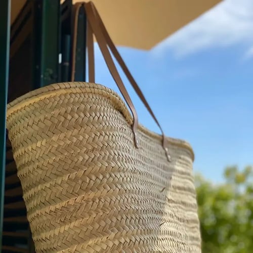 Palmekurv med langt læderhåndtag