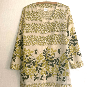 Longshirt med vinranke – produktbillede