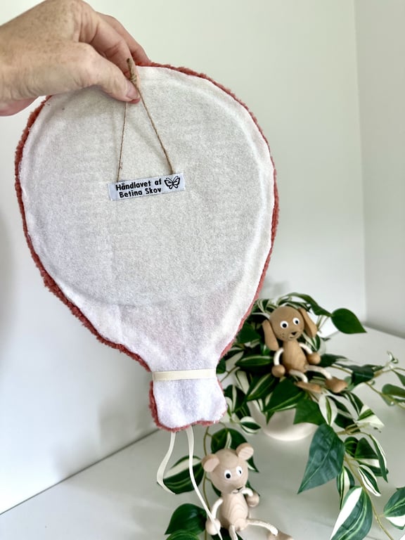 Tuftet farverig ballon (stor)- Håndlavet vægkunst i 100% uld. billede 4