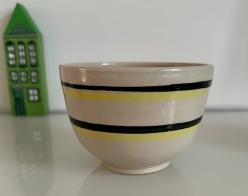 2 Skåle m. sort og gul stribe (1)