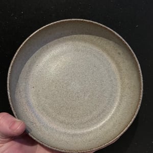 Flad skål (M) - grå – produktbillede