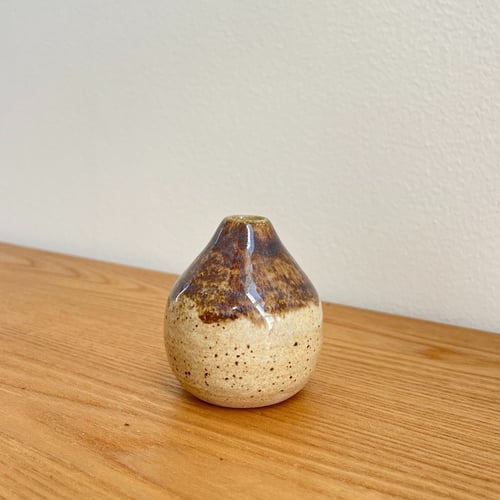Minivase i brune og beige nuancer