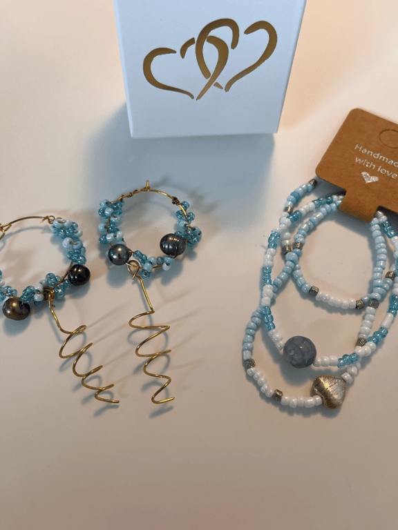 Creoler med lyseblå og mørke ferskvandsperler snoet wire vedhæng billede 5