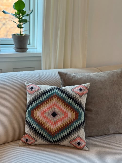 2049-2 Kilim square ca. 39 x 39 cm. (2)