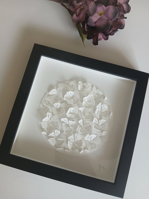 20x20cm 3D papercut, hvid, indrammet 