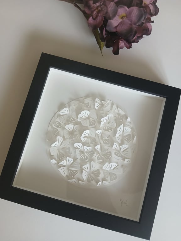 20x20cm 3D papercut, hvid, indrammet  (2)