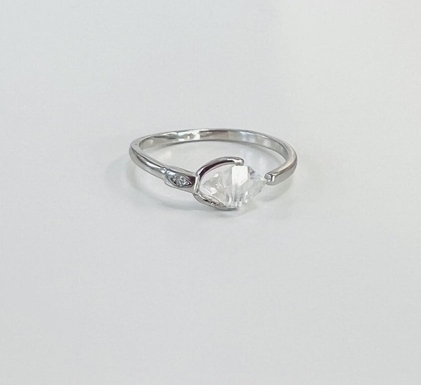 Beyou ring med en Herkimer diamant nr.4