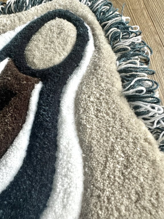 Tuftet gulvtæppe – Kone i Blå/Beige nuancer – 100 % blødt akryl (45x80 cm) billede 4