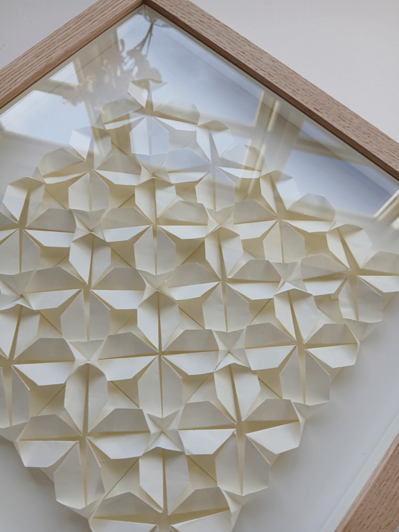 30x30 foldet papirværk, naturhvid, indrammet billede 6