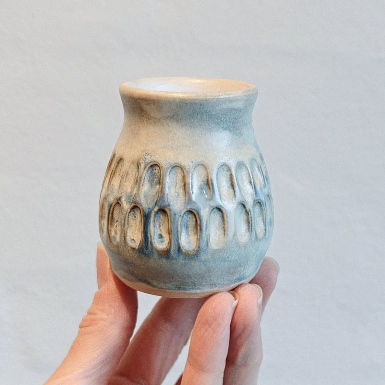 VASE LILLE CARVED