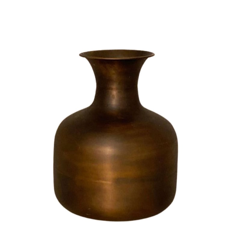 Bronzefarvet, rund gulvvase med bred bund, smal hals og udadvendt munding.