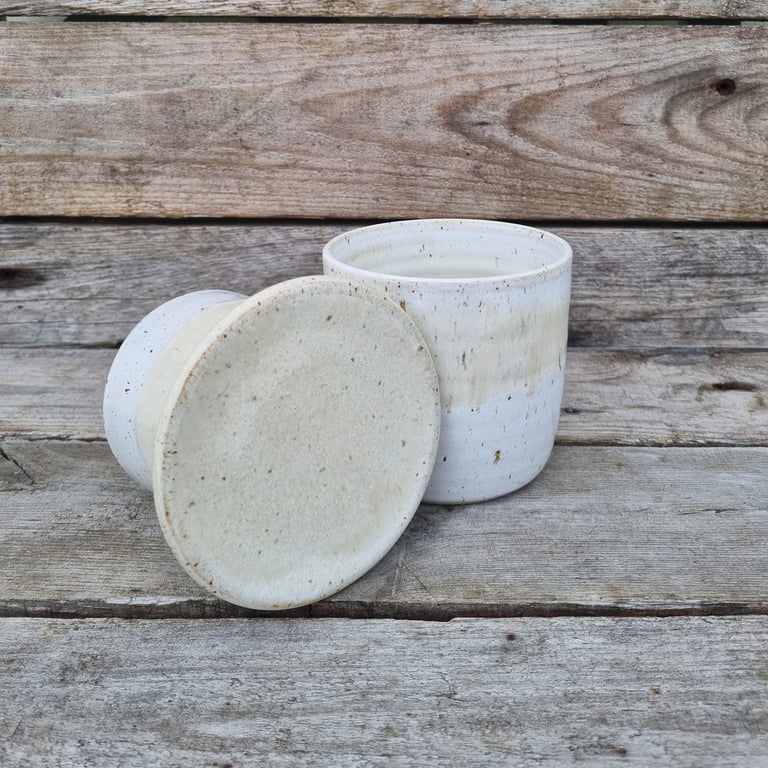 Smørklokke hvid beige billede 4