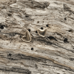 Unika hjerte ørestikker. – produktbillede