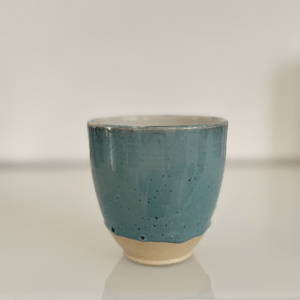 Kop uden hank, lys blå med prikker – produktbillede