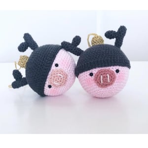 Gris med gevir Julekugle – produktbillede