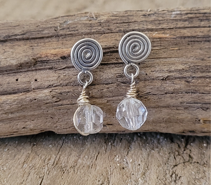 Klare krystal ørestikker. 