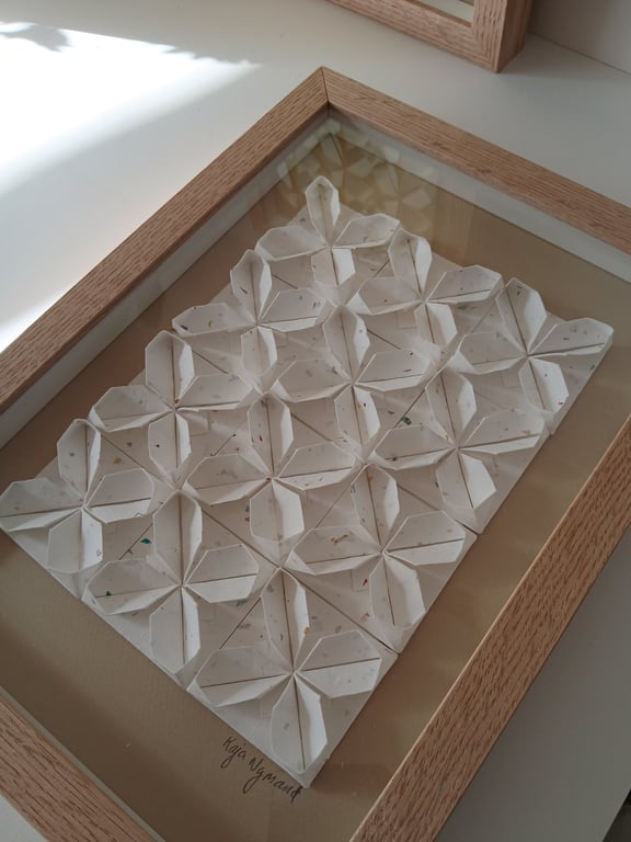 A4, foldet værk, tivoli-beige, indrammet (3)