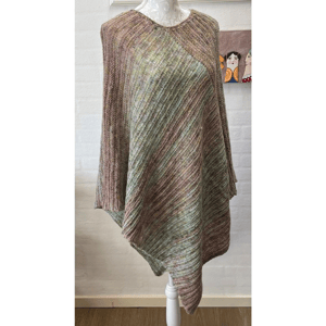Poncho i Håndfarvet Garn - Monet – produktbillede