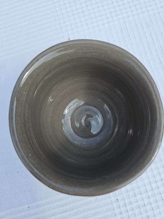 Kop med blomsterkranse i bunden billede 3