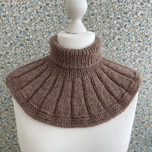 Printet opskrift: Loving Lissi Halsedisse (voksen) – produktbillede