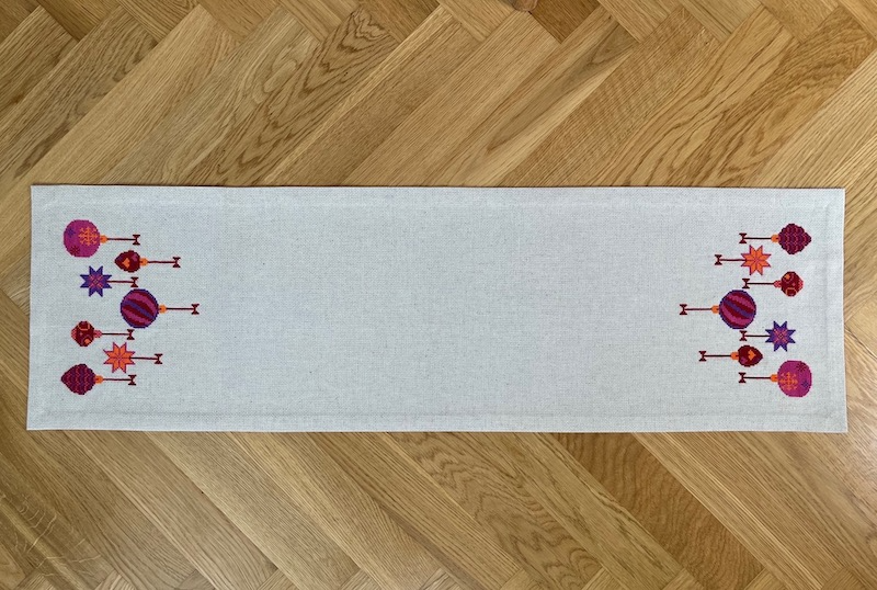 Juleløber - Rød 2030-2 Str. 30 x 100 cm. (8)