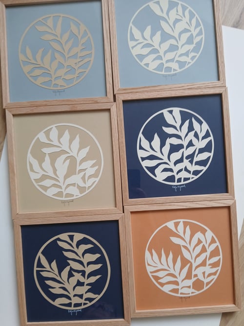20x20cm, papercut, beige, indrammet 