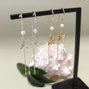 Julestjerne ørekæder med ferskvandsperler – produktbillede