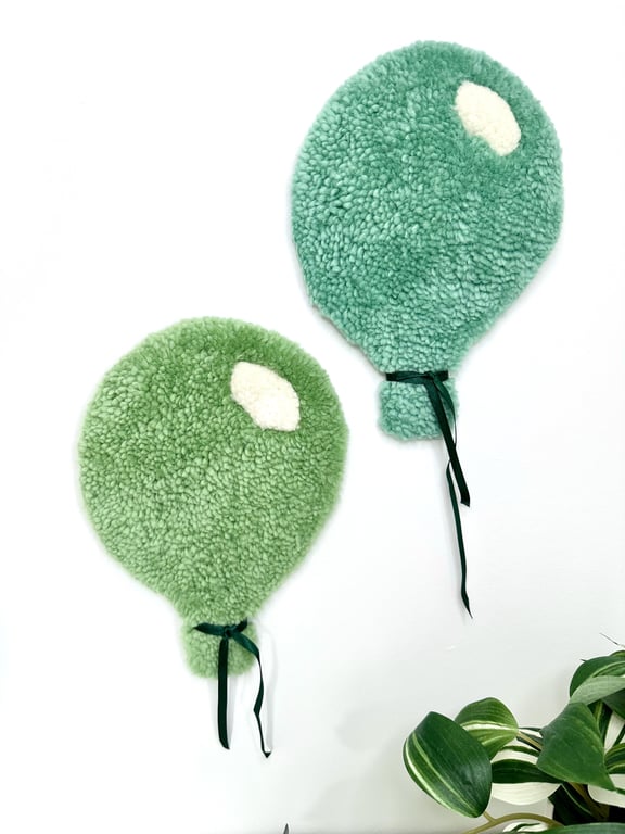 Tuftet farverig ballon (lille)- Håndlavet vægkunst i 100% uld. billede 5