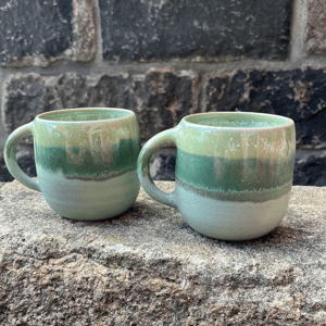 Hånddrejet kop med hank  – produktbillede