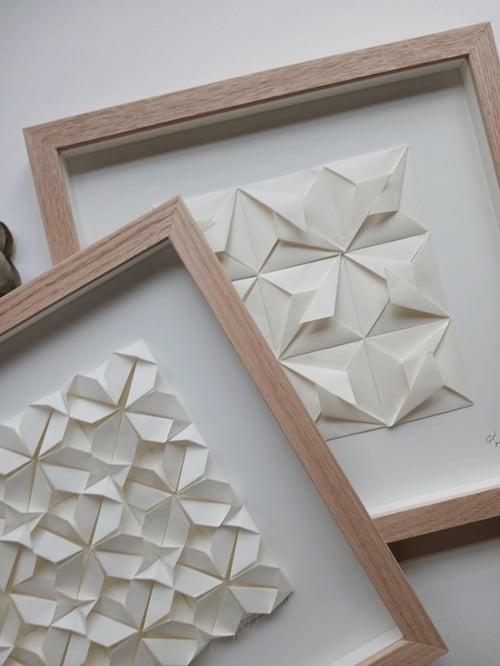 30x30cm foldet papirværk naturhvid, indrammet  (7)