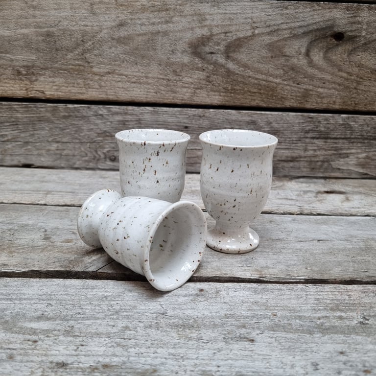 Æggebæger hvid m. nister billede 4