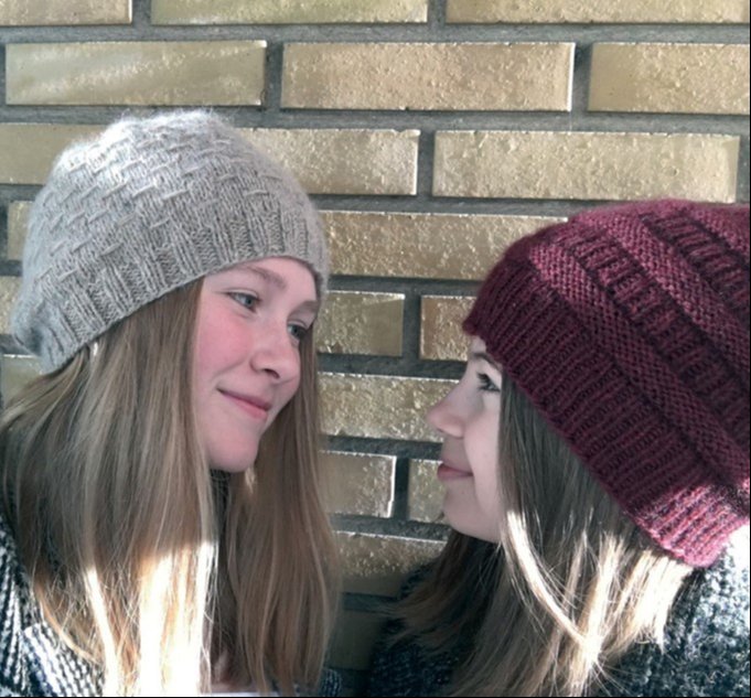 Gratis opskrift på 2 huer - opskriften er på dansk