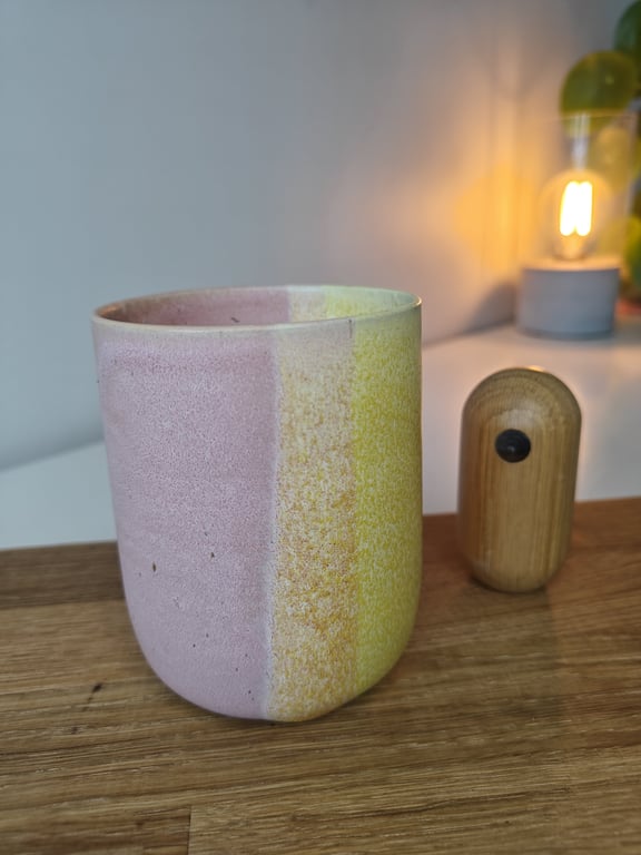 Lyserød/gul potte 
