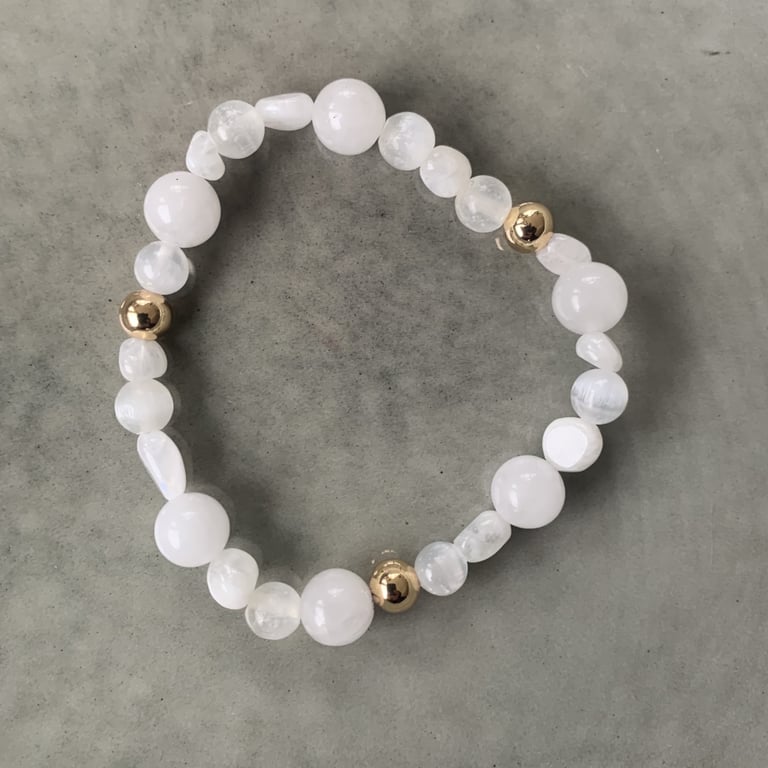 Hvid jade, månesten og selenit armbånd 6-8mm