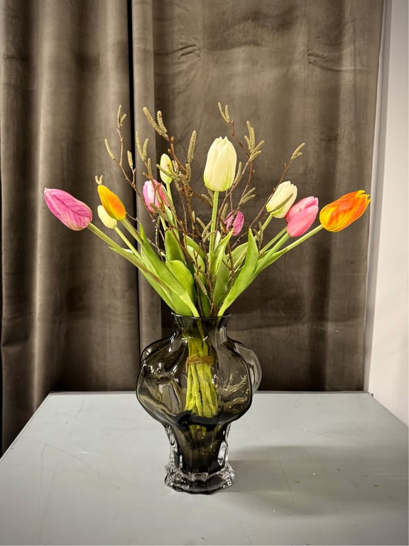 Tivoli tulipaner med birkegrene 