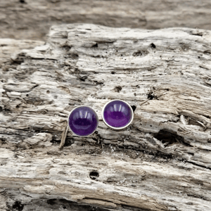 Ametyst ørestikker. – produktbillede