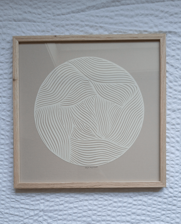 30x30cm papercut, knækket hvid, indrammet (2)