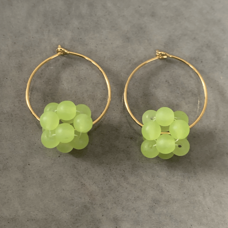 Limegrønfarvet jade Berries øreringe 