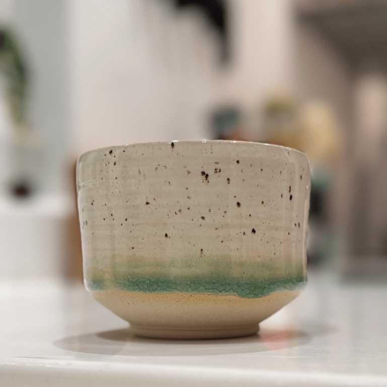 Kop skål uden hank, råhvid med nister og grøn billede 3