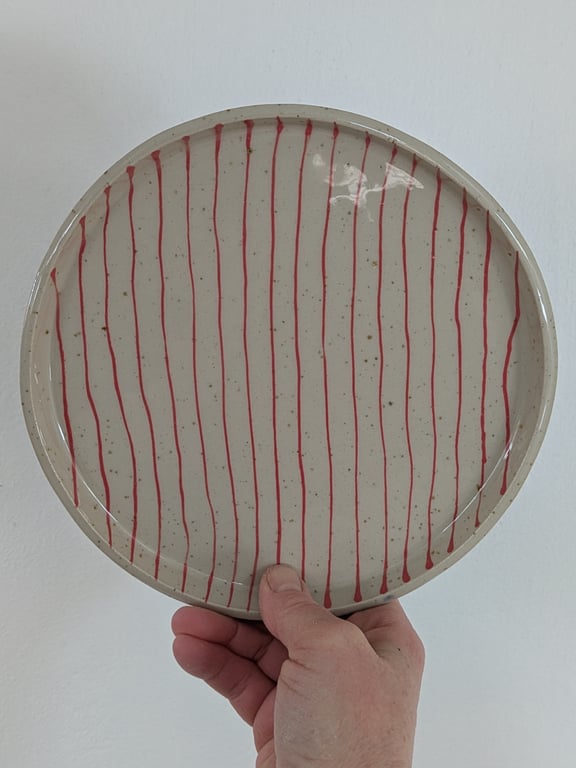 Frokost tallerken med røde striber 